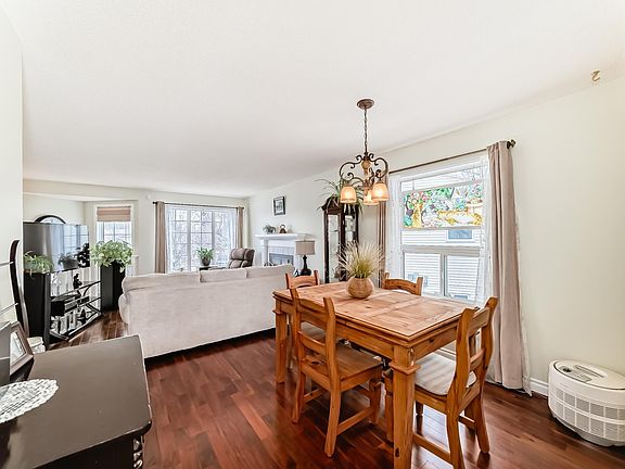 4th image of 521 Rainbow Cres