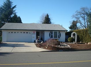 855 N Cascade Dr, Woodburn, OR