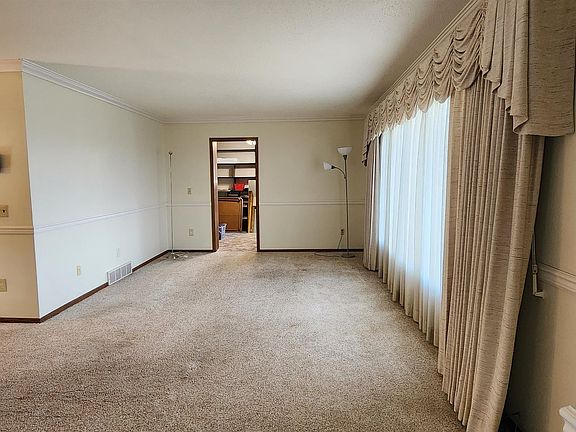 4th image of 11240 20th Ave SE