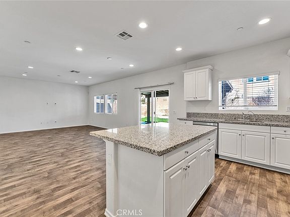 5th image of 2843 E Alberta St