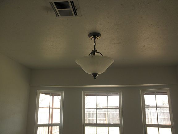 3rd image of 102 Sondra Dr