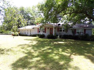 236 Oquinn Rd SE, Surrency, GA 31563