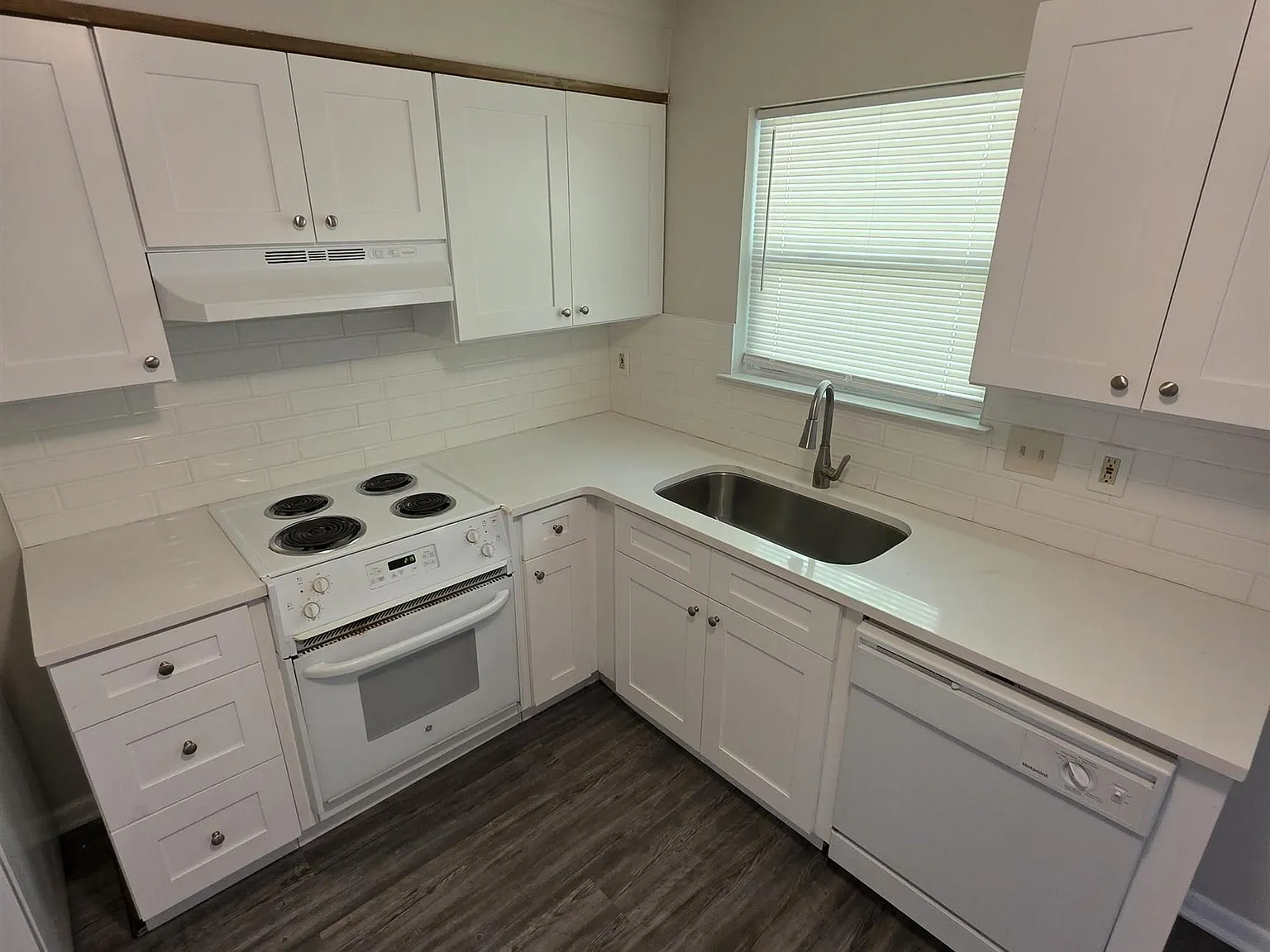 2 bed, 1.0 bath, 927 sqft, $825 — Photo 4