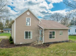 327 6th St NE, Cedar Springs, MI 49319