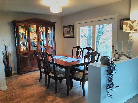 Elegant dining 