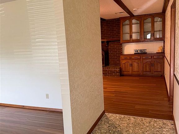 4th image of 14 SE Camelot Dr
