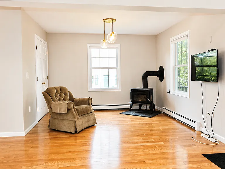 37 Green St #1 — Photo 9