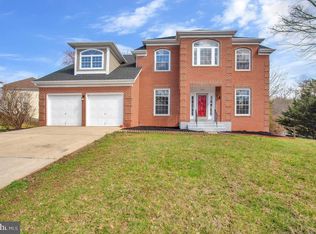 10001 Ellard Dr, Lanham, MD