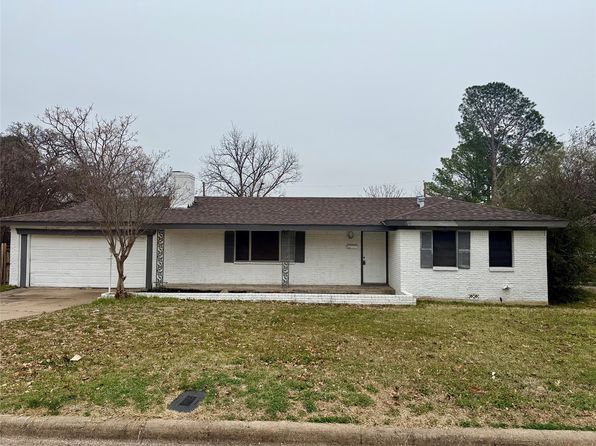 1136 Simpson Dr, Hurst, TX 76053