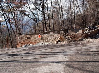 224 Sherman Clabo Rd, Gatlinburg, TN 37738