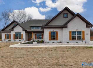 128 Lanwood Dr, Huntsville, AL 35811
