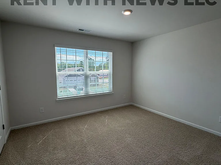 105 Brookberry Ct — Photo 16