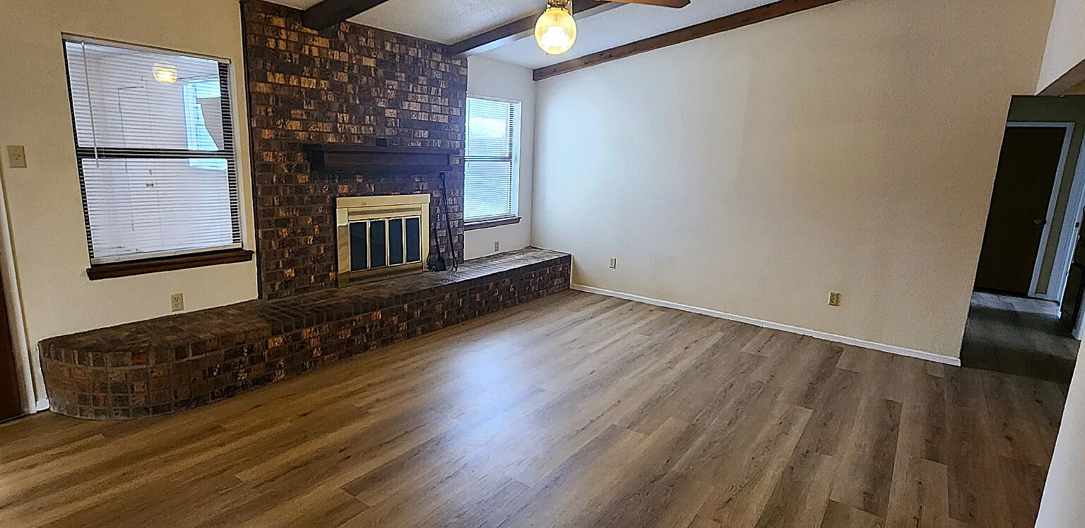 3 bed, 2.0 bath, 1458 sqft, $1,650 — Photo 4