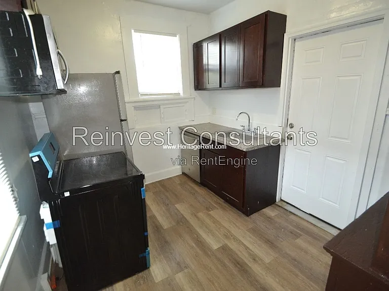 987 Cleveland Ave #2 — Photo 5