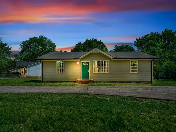 222 Mark Spitz Dr, Clarksville, TN 37042