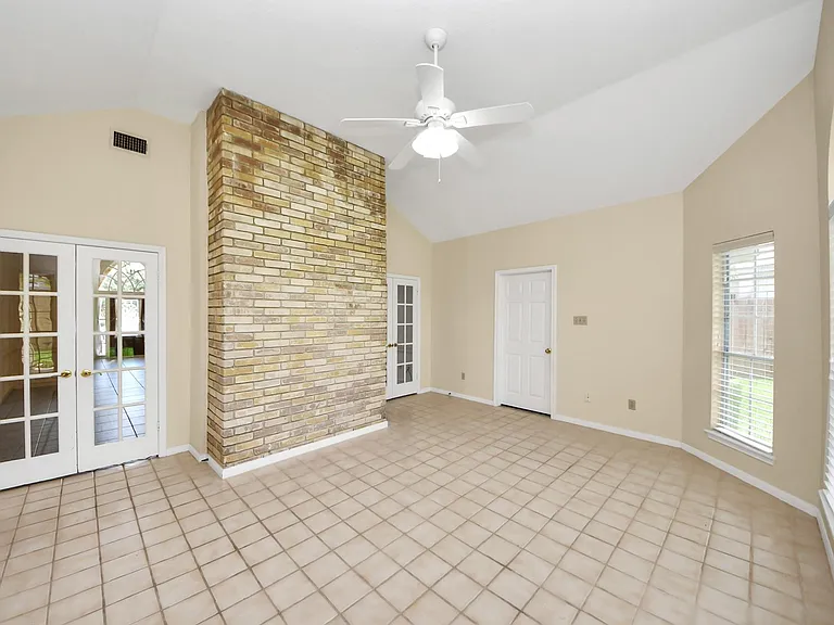 10503 Great Plains Ln — Photo 19