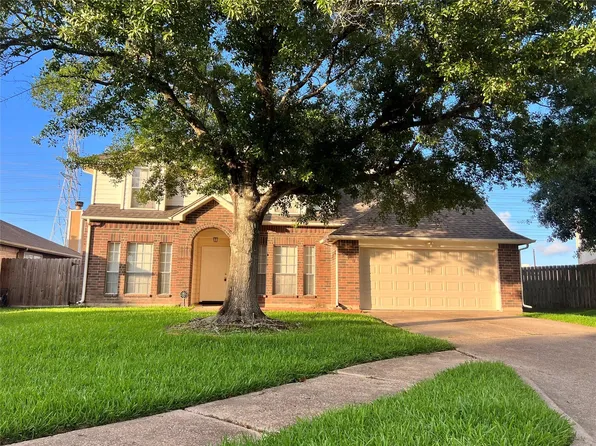 510 Oak Briar Dr, Kemah, TX 77565
