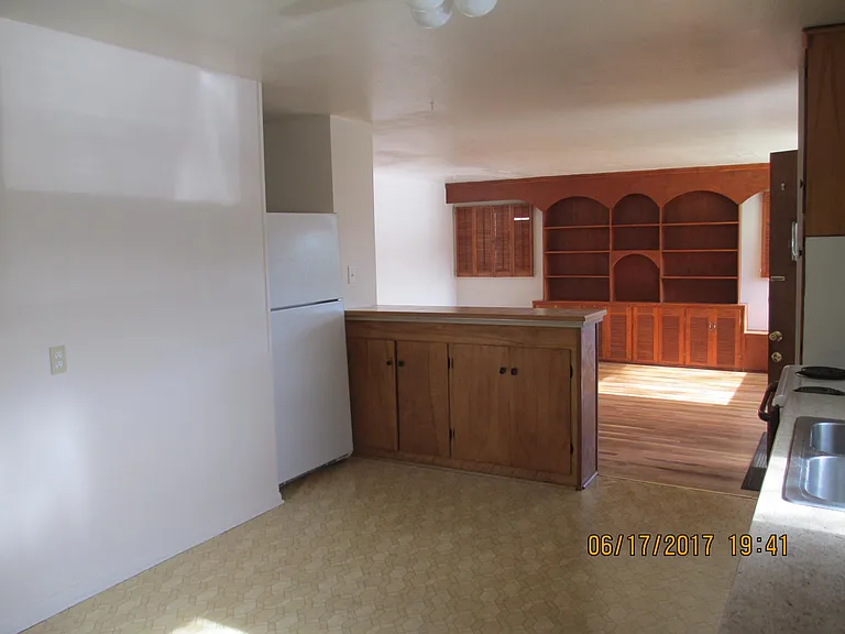 1122 S Cedar St — Photo 14