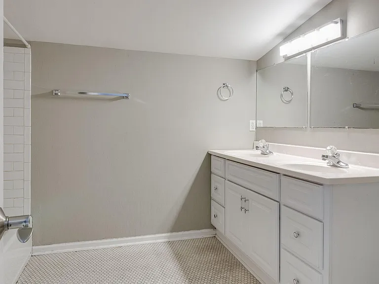 253 Thuss Ave #2 — Photo 11