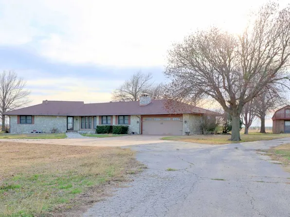 12501 S 44th St, Tonkawa, OK 74653