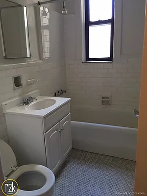 Rented by Realty 2000 Corp | media 14