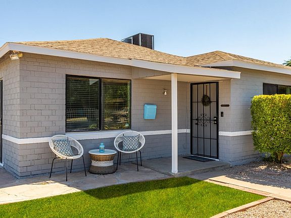 Close-up of Front Entry & Porch