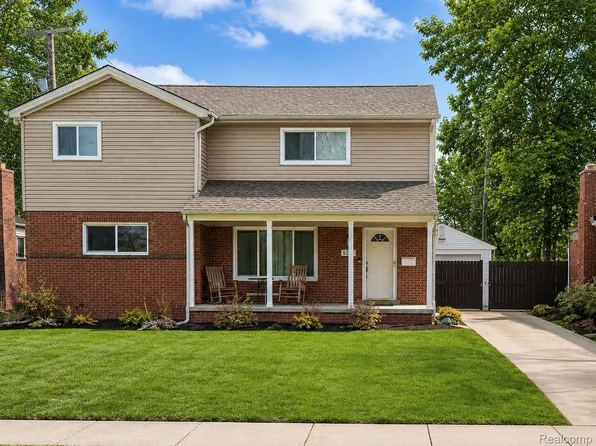 34024 Glenview Dr, Farmington, MI 48335