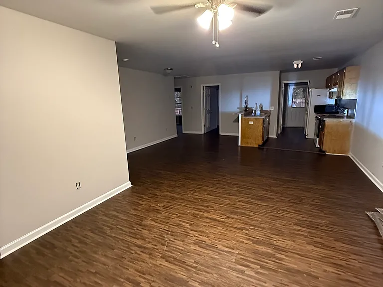 13 Dean Manor Dr — Photo 2