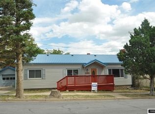 415 9th St, Rawlins, WY 82301