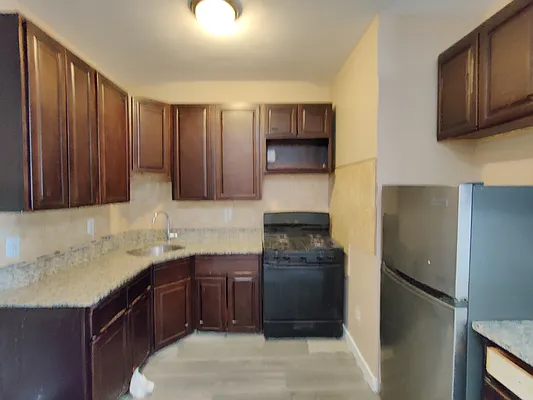 Rented by Signature Property Realty | media 17