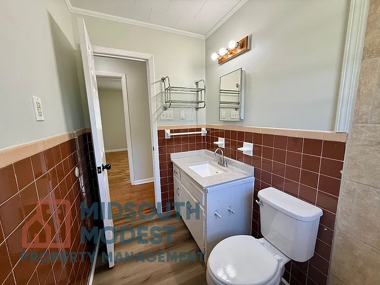 211 Tech St — Photo 23