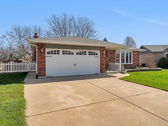 3rd image of 14807 Jean Ct