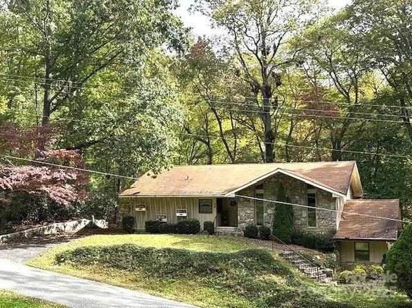 30 Brier Ln, Maggie Valley, NC 28751