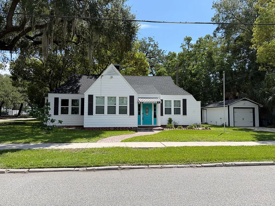 1407 Belmonte Ave