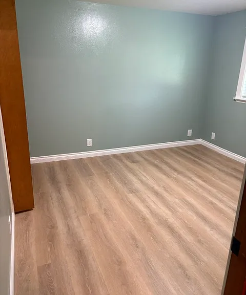 878 NE Thomas Ct — Photo 9