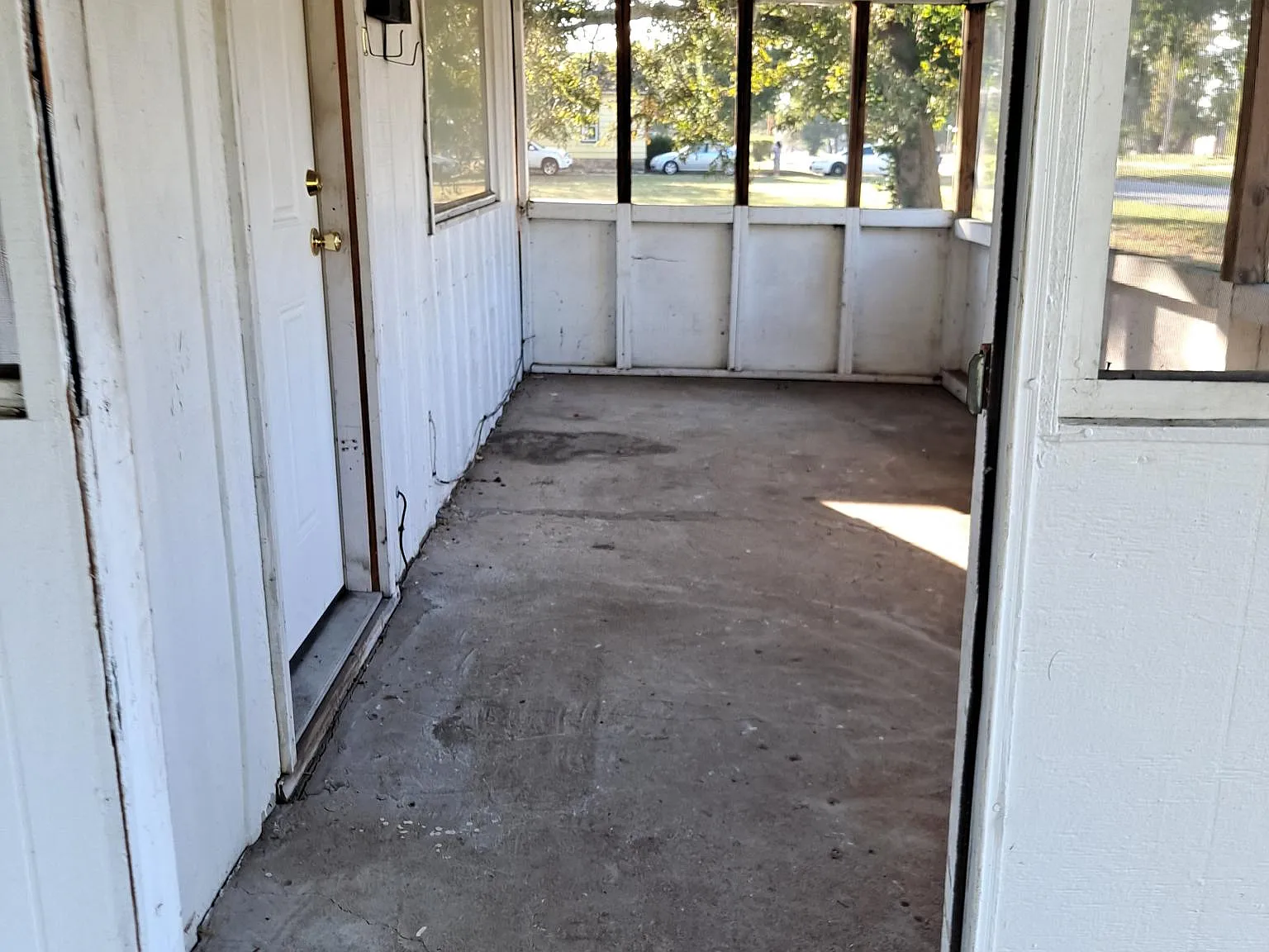 3 bed, 1696 sqft, $800 — Photo 2