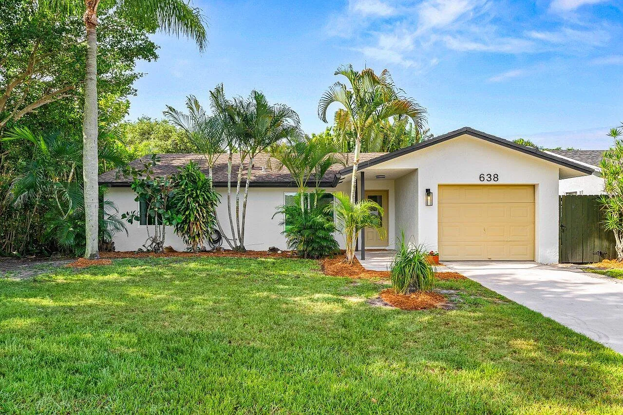 3 bed, 2.0 bath, 1374 sqft, $3,600 — Photo 1