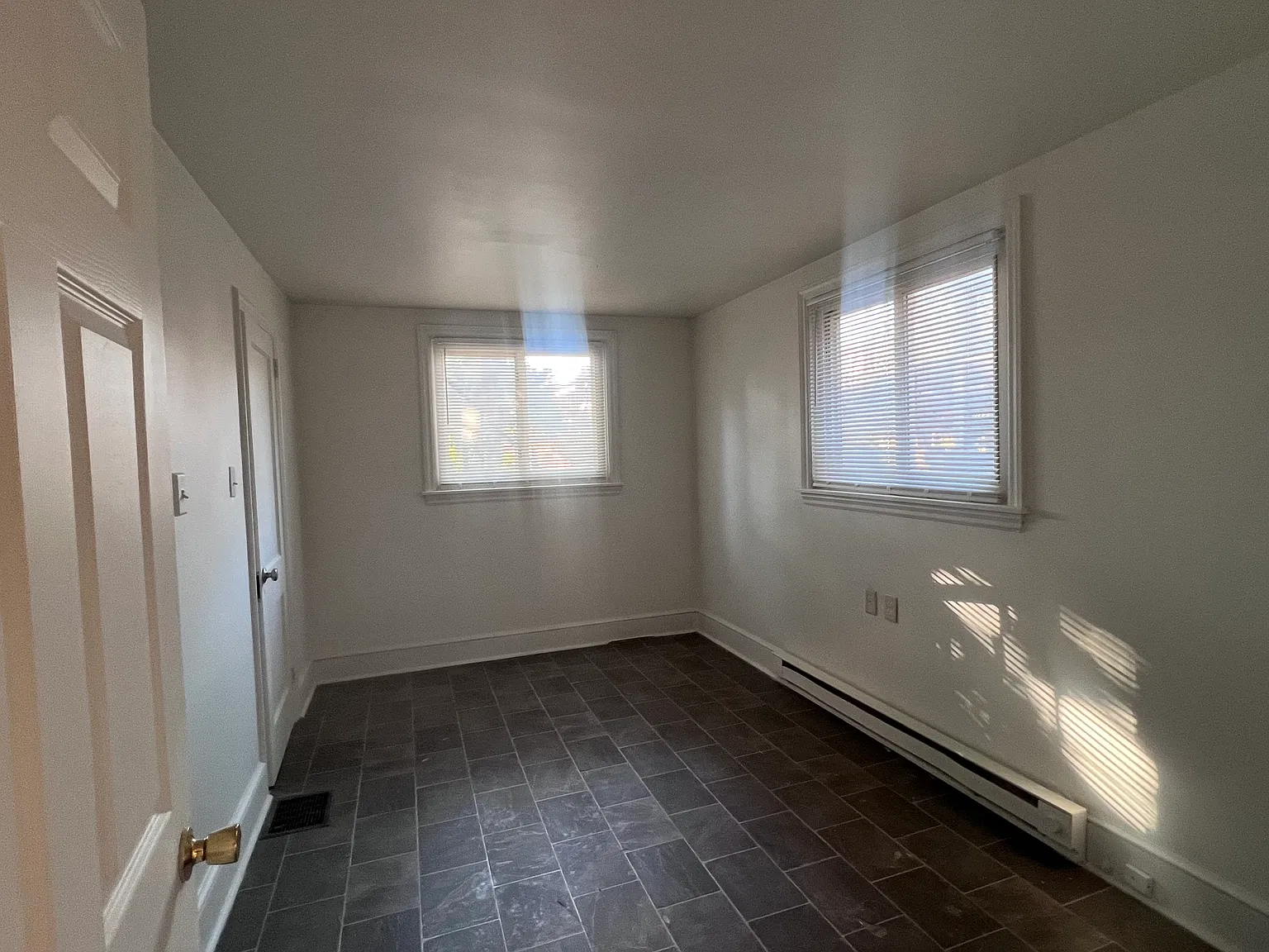 2 bed, 560 sqft, $1,400 — Photo 3