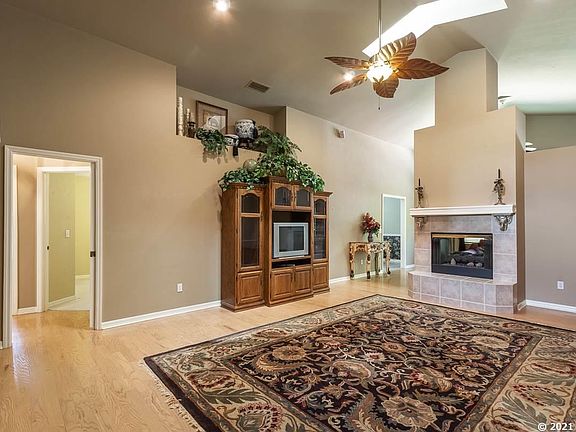 3rd image of 3602 NW 61st Pl