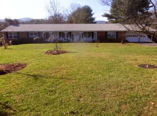 5556 McVitty Rd, Roanoke, VA 24018