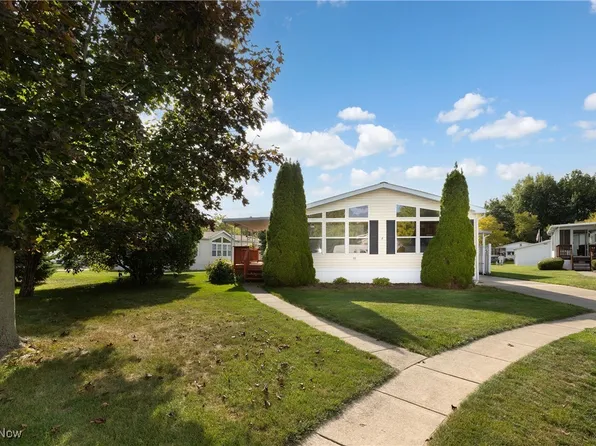 9 Emerald Ln #9, Olmsted Falls, OH 44138