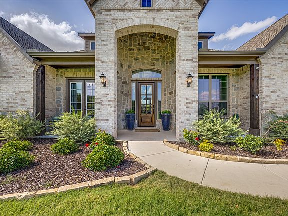 3rd image of 1800 Limestone Ln