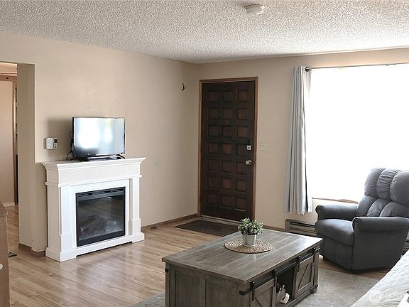 2nd image of 135 Eveline Street
