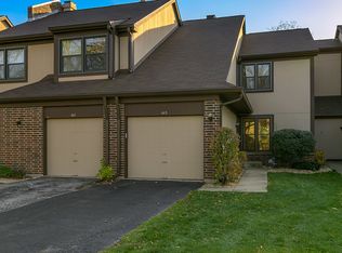 165 Shadowbend Dr #165, Wheeling, IL 60090