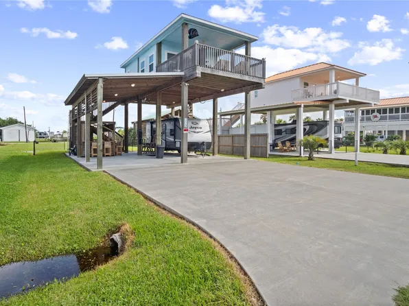 113 Ocean Tide Dr, Crystal Beach, TX 77650