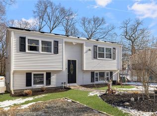 110-112 Tiernan Ave, Warwick, RI 02886