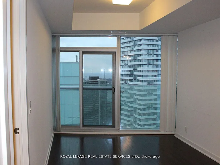 14 York St #5402 — Photo 7