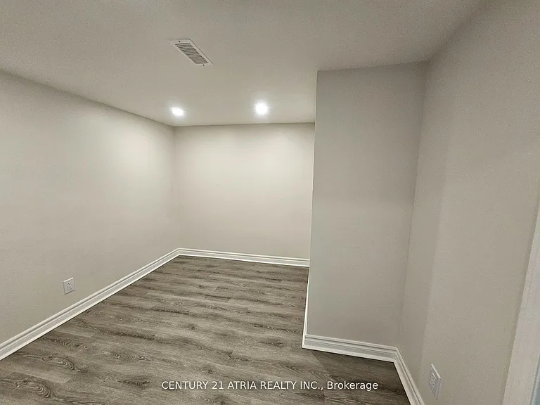733 Balaton Ave #LOWER — Photo 4