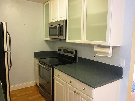5th image of 402 Boardwalk Ave APT 8