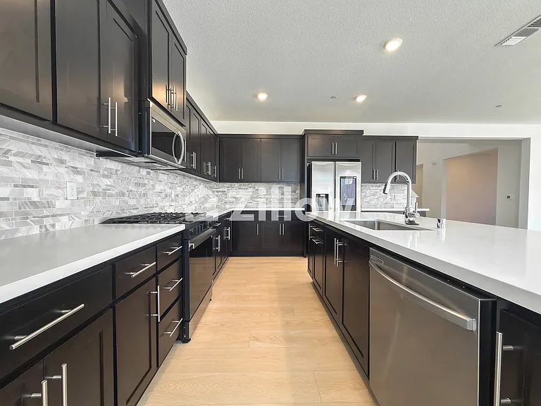 2848 Dapper St — Photo 9